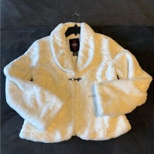 BB Dakota White faux fur